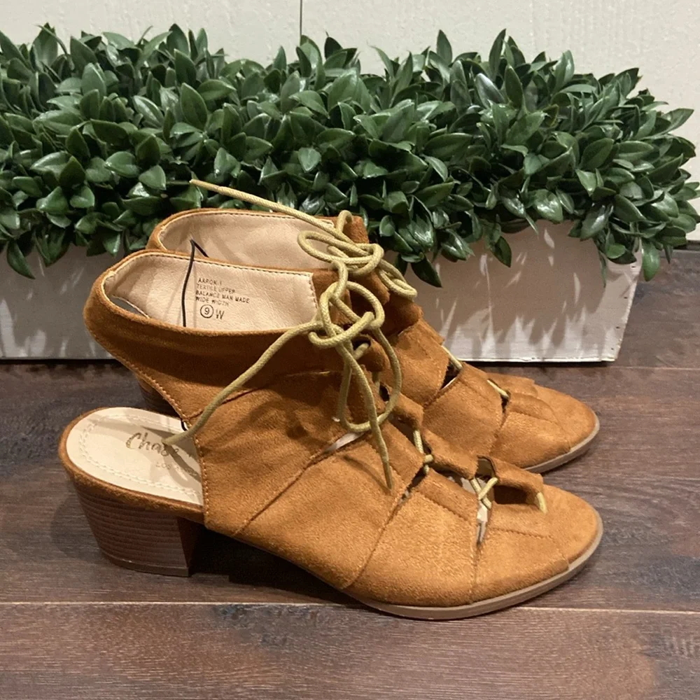 Chase + Chloe Tan Gladiator Tie Up Sandals with Block Heel Size 9 NWT